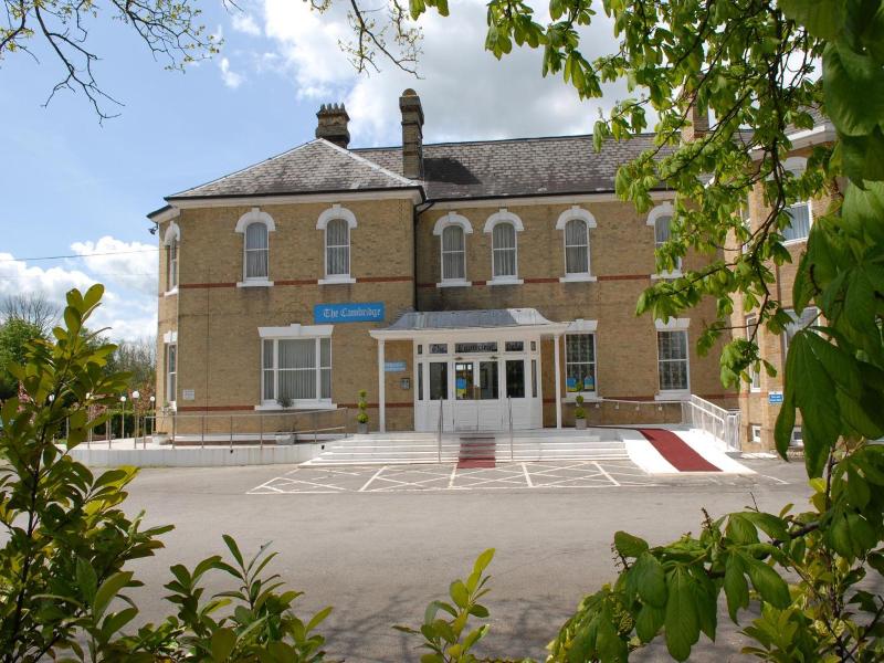 Gatwick Cambridge Hotel image