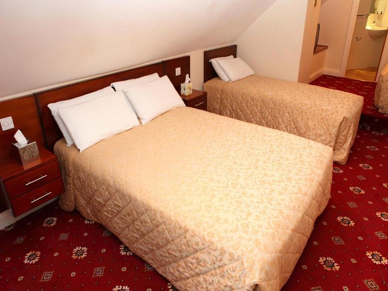 Gatwick Cambridge Hotel image