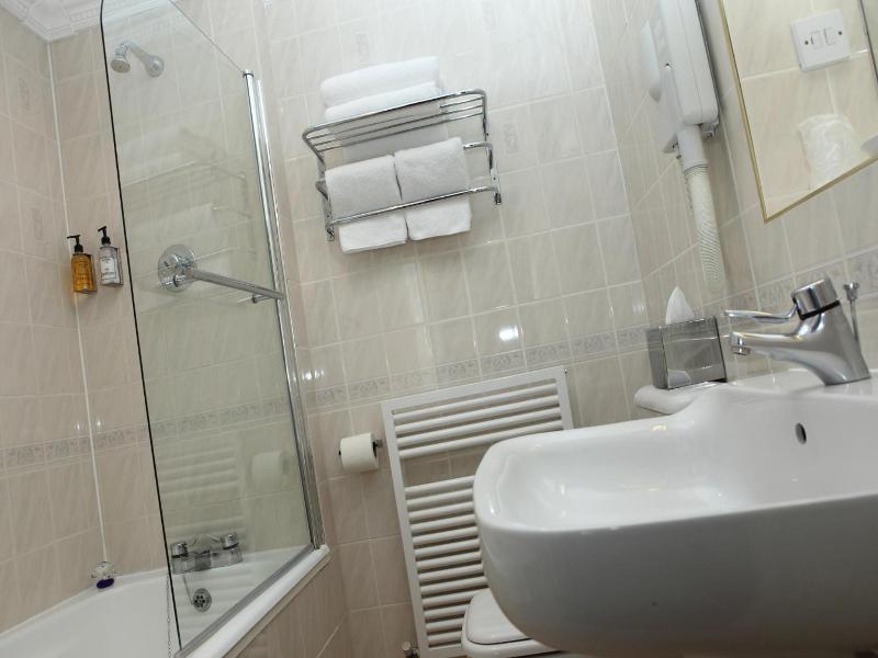 Gatwick Cambridge Hotel image