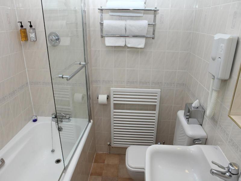 Gatwick Cambridge Hotel image