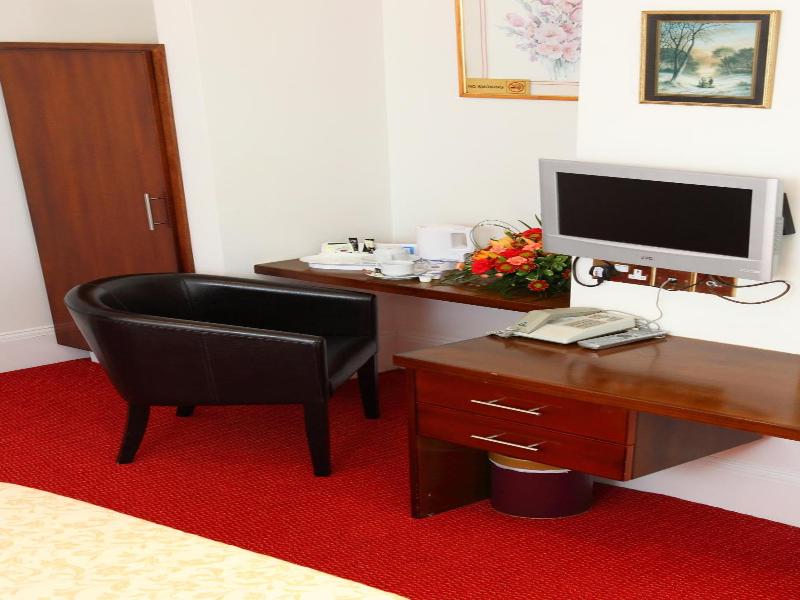Gatwick Cambridge Hotel image