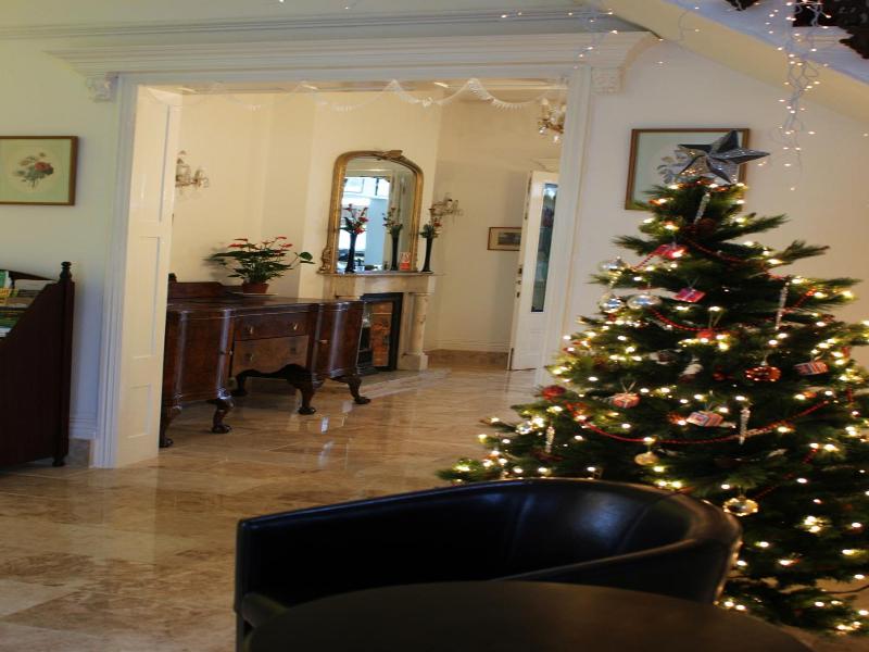 Gatwick Cambridge Hotel image