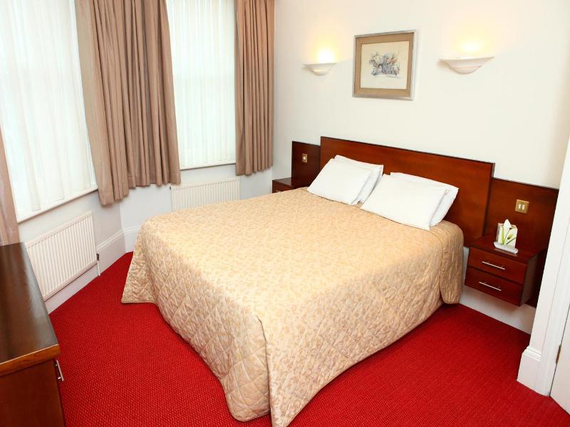 Gatwick Cambridge Hotel image