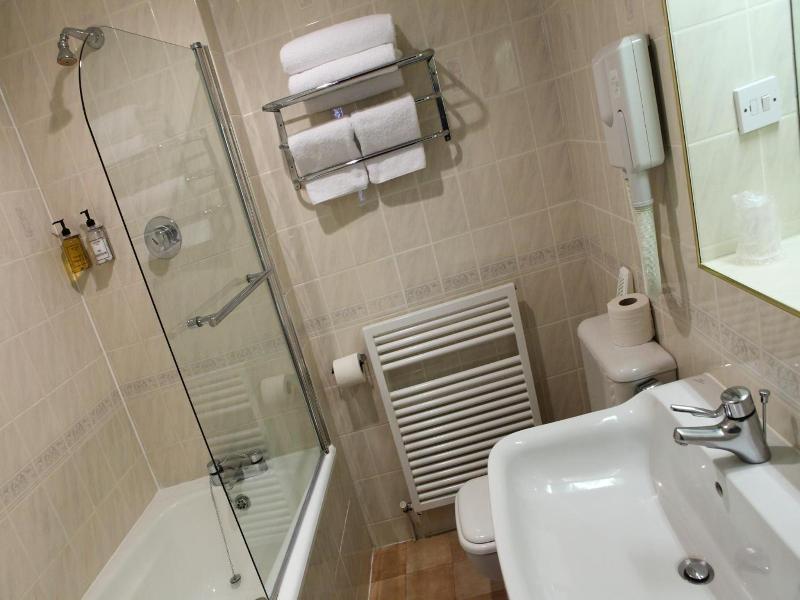 Gatwick Cambridge Hotel image