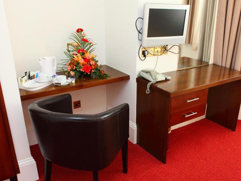 Gatwick Cambridge Hotel image