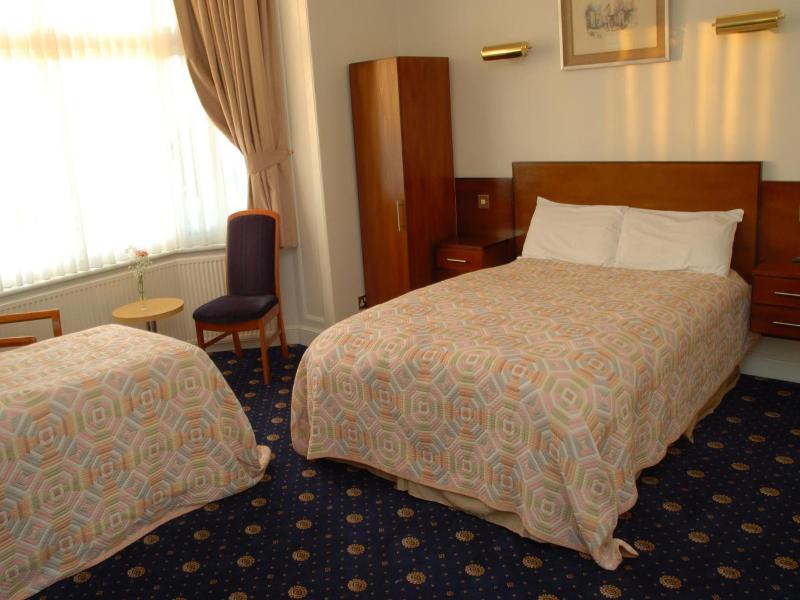 Gatwick Cambridge Hotel image