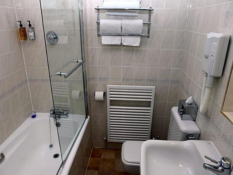 Gatwick Cambridge Hotel image