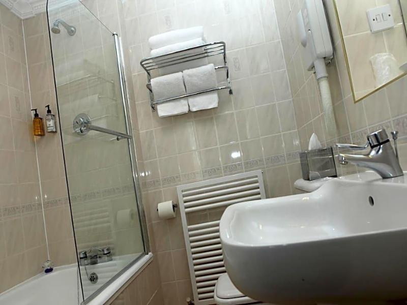 Gatwick Cambridge Hotel image
