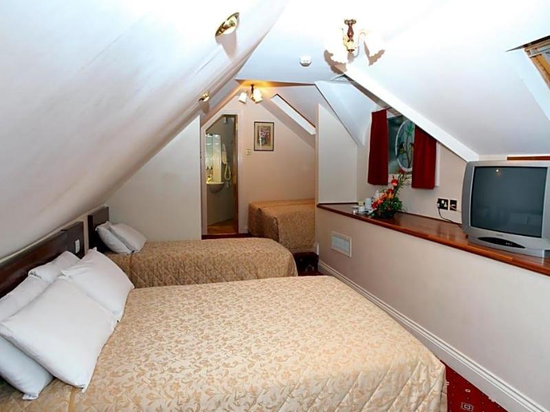 Gatwick Cambridge Hotel image