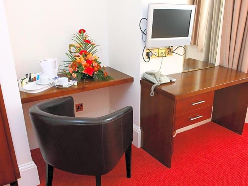 Gatwick Cambridge Hotel image