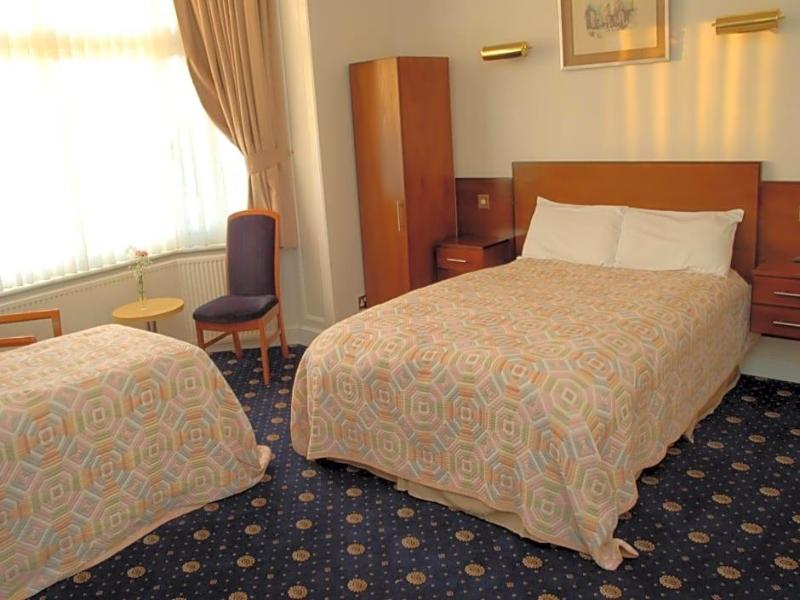 Gatwick Cambridge Hotel image
