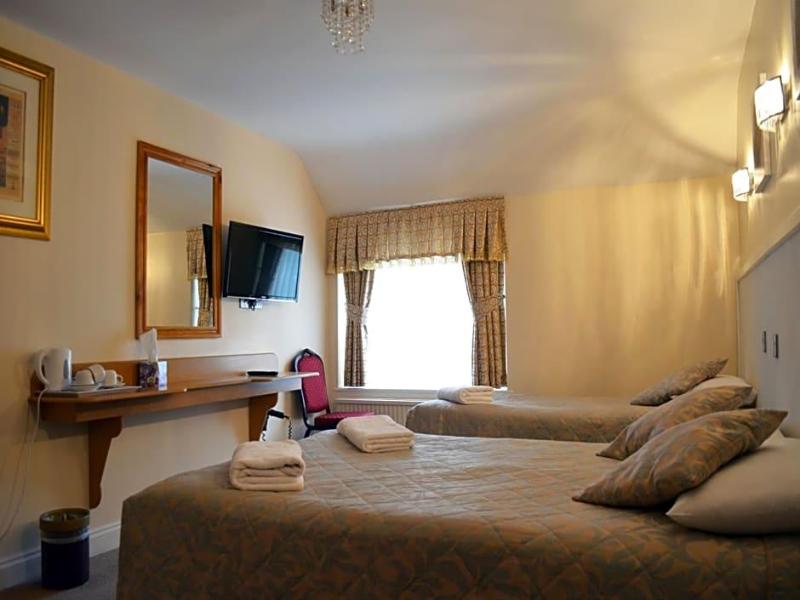 Gatwick Cambridge Hotel image