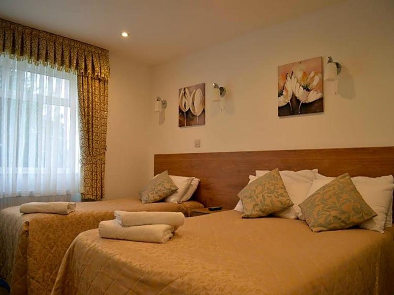 Gatwick Cambridge Hotel image