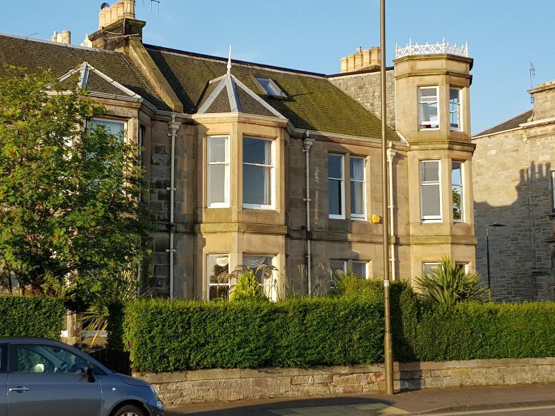 Arden House image