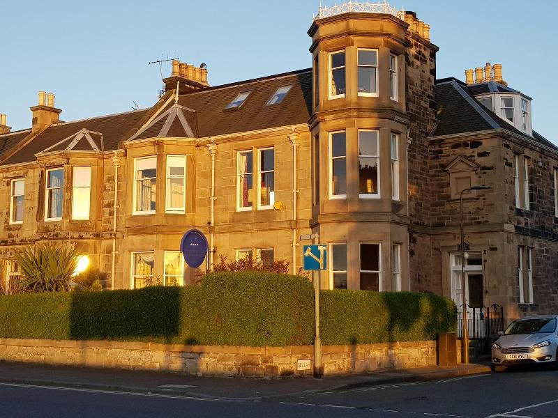 Arden House image