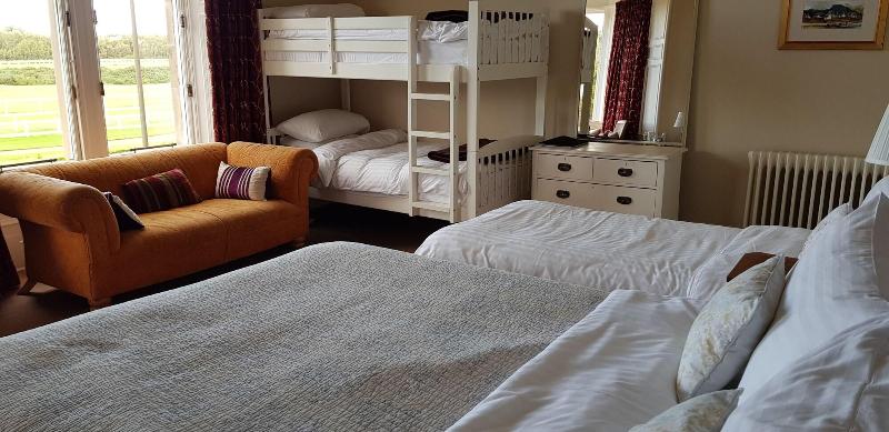 Arden House image