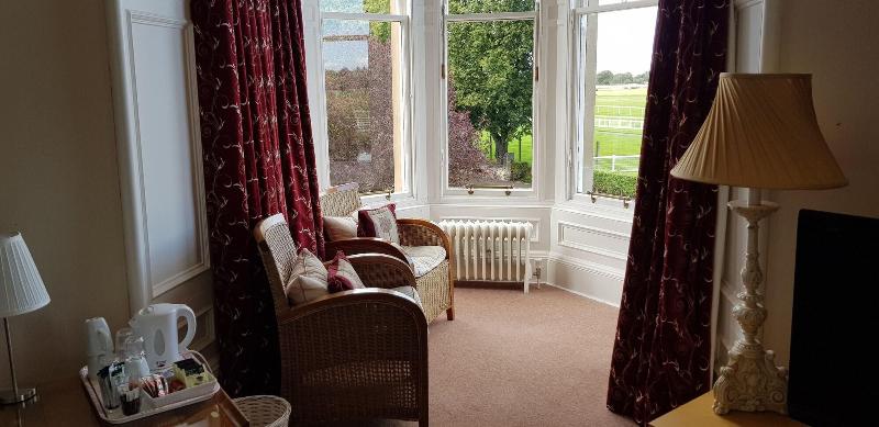 Arden House image