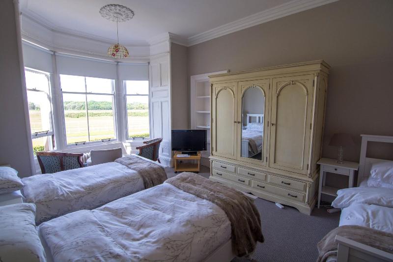Arden House image