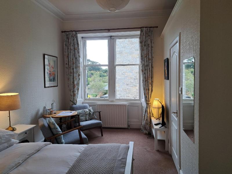 Arden House image