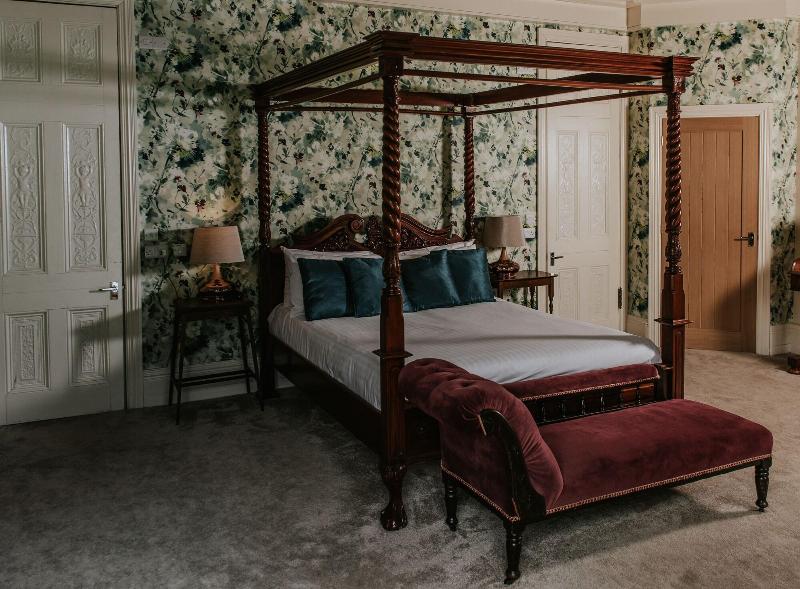 Healing Manor Hotel image