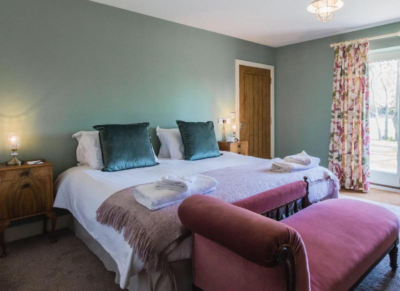 Healing Manor Hotel image