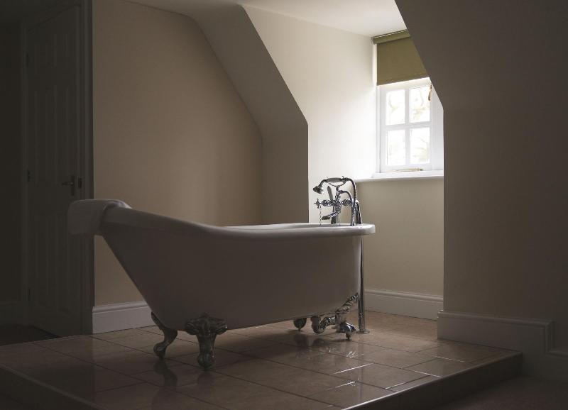 Healing Manor Hotel image