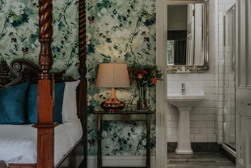 Healing Manor Hotel image