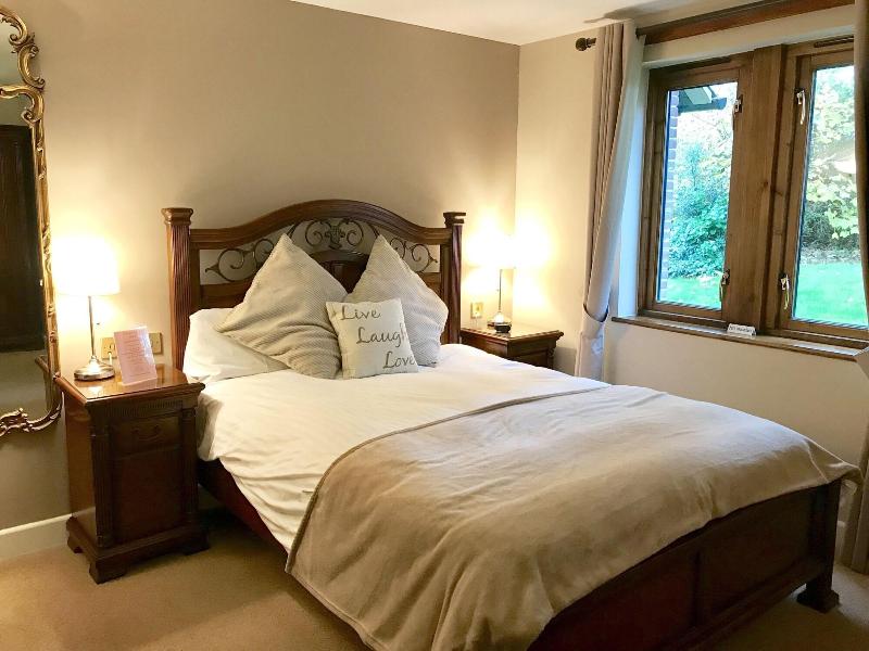 Camden Arms Hotel image