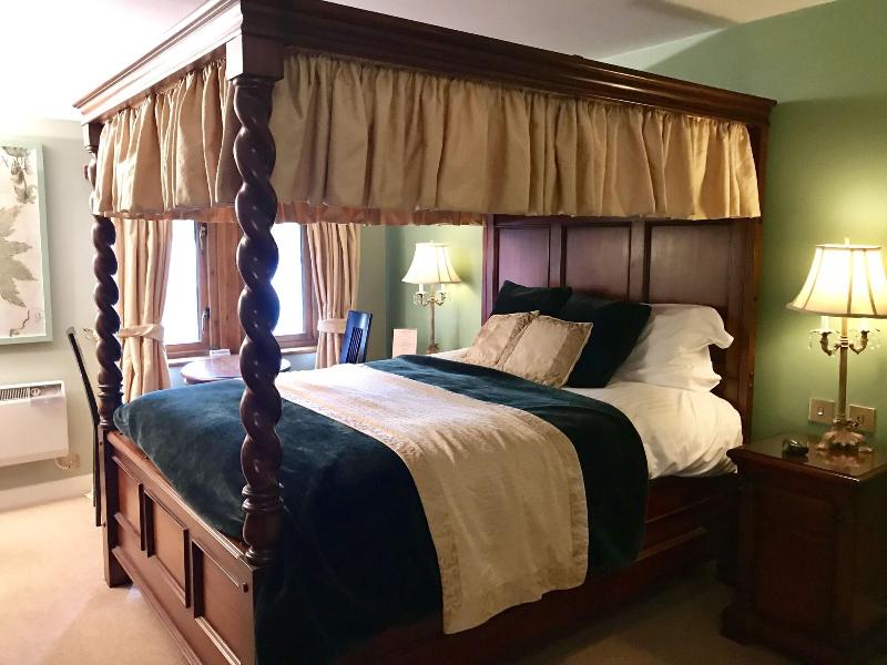 Camden Arms Hotel image