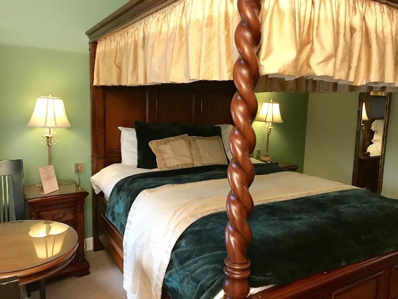 Camden Arms Hotel image