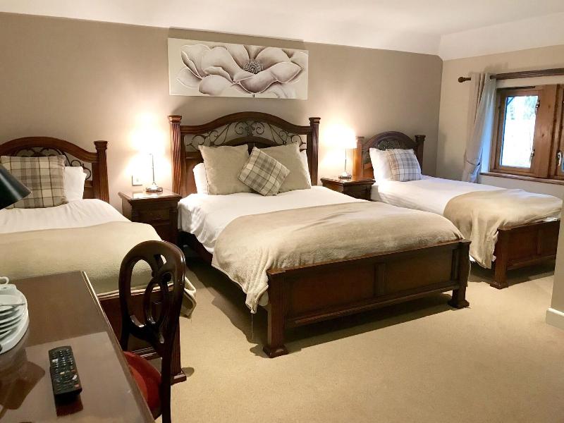 Camden Arms Hotel image