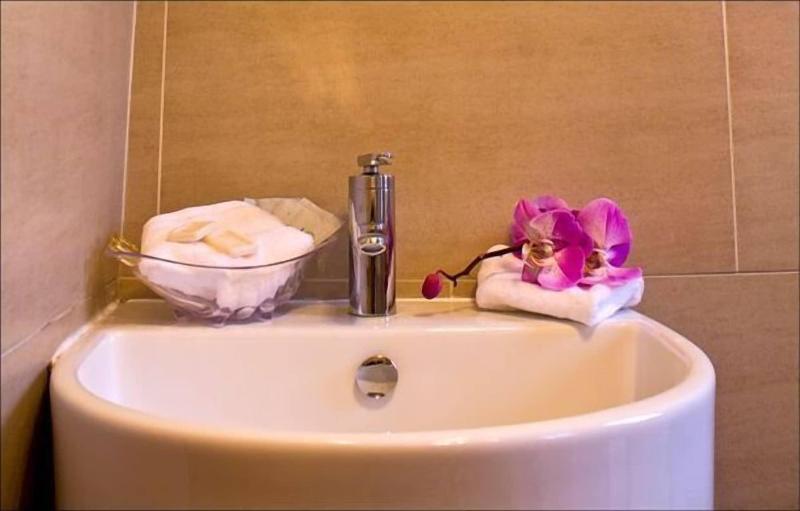 Lakeview Guest House image