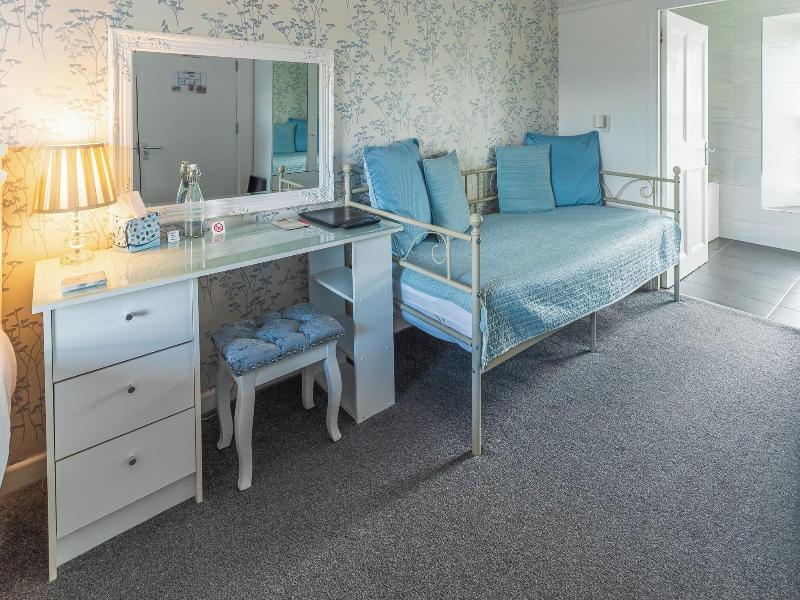 Highcliffe Hotel image
