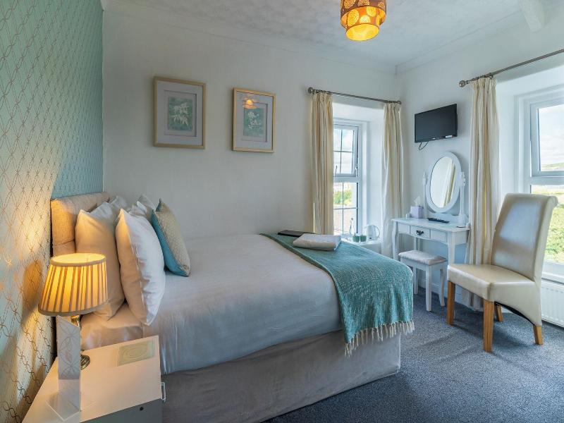 Highcliffe Hotel image