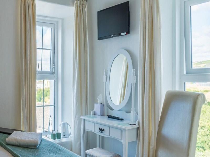 Highcliffe Hotel image