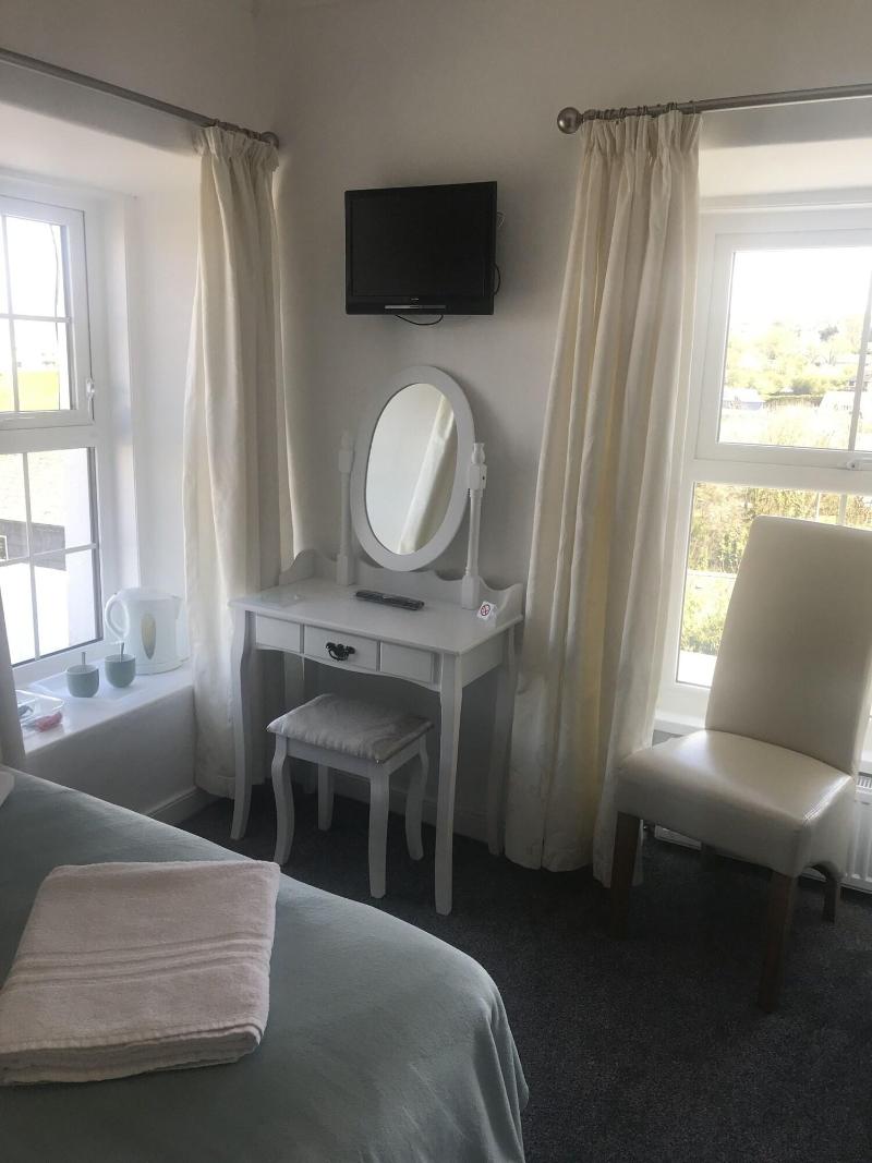Highcliffe Hotel image