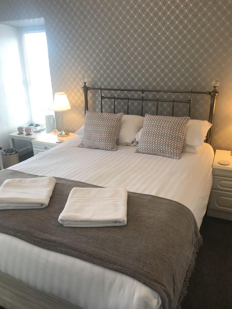 Highcliffe Hotel image