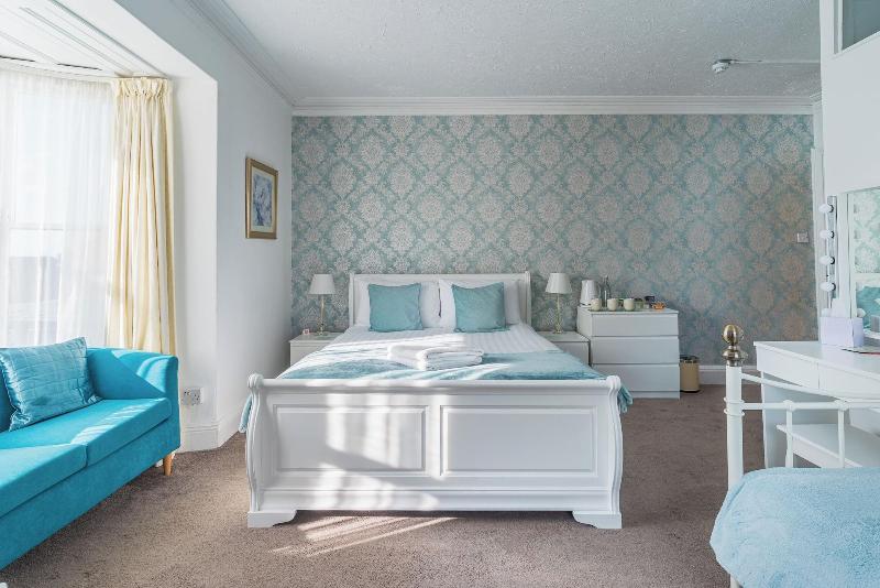 Highcliffe Hotel image