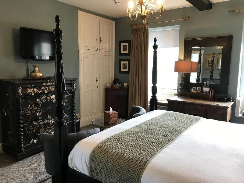 Bridge House Hotel image