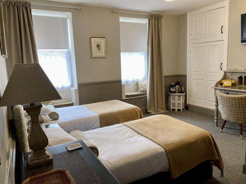 Bridge House Hotel image