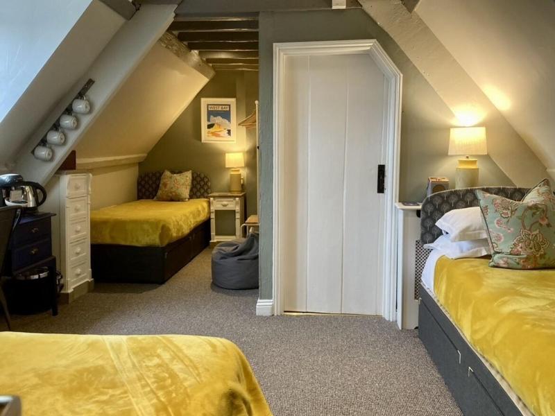 Bridge House Hotel image