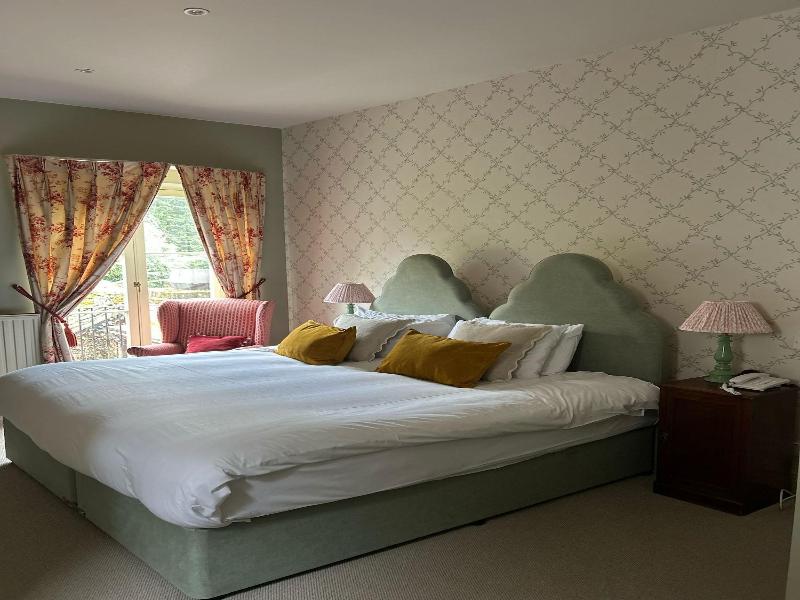 Ravenwood Hall Hotel image
