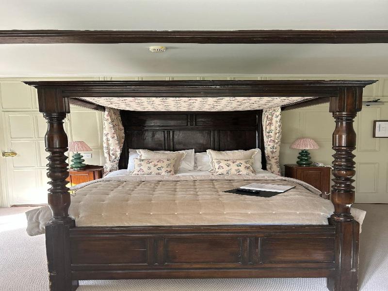 Ravenwood Hall Hotel image