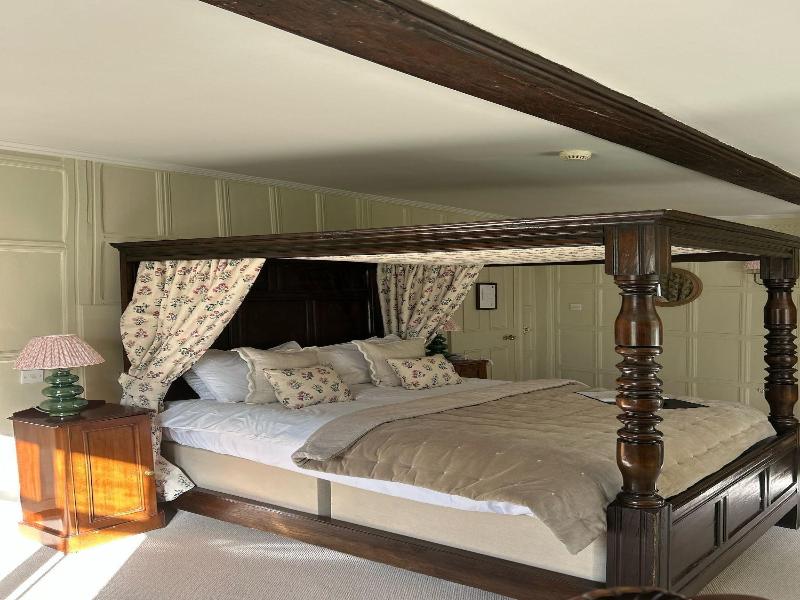 Ravenwood Hall Hotel image