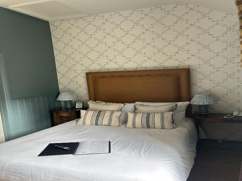 Ravenwood Hall Hotel image