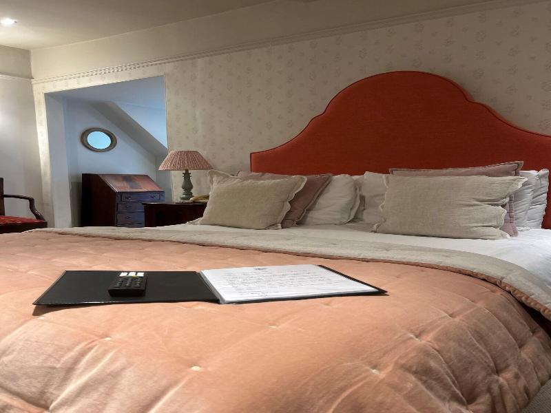 Ravenwood Hall Hotel image