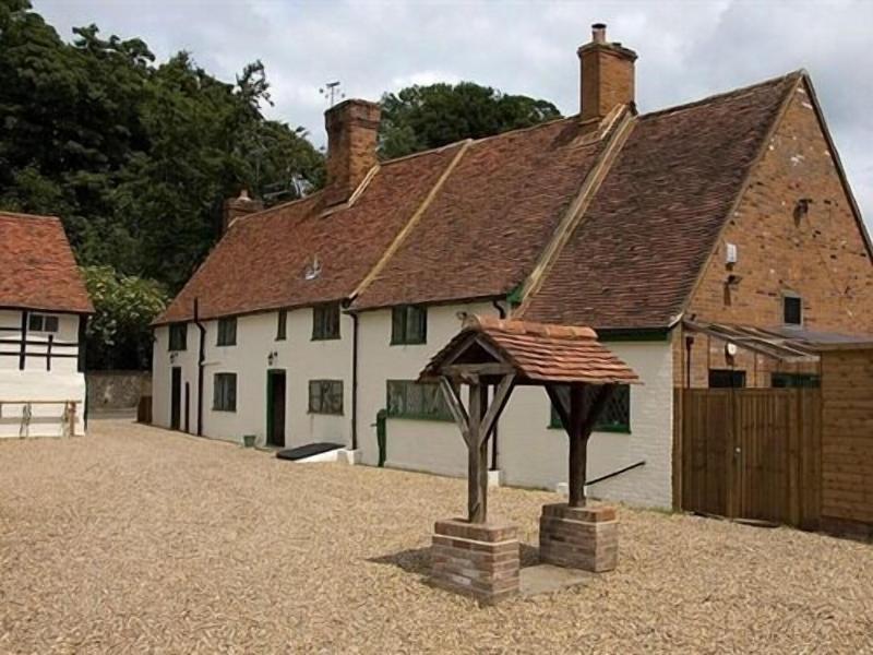 The Brocket Arms image