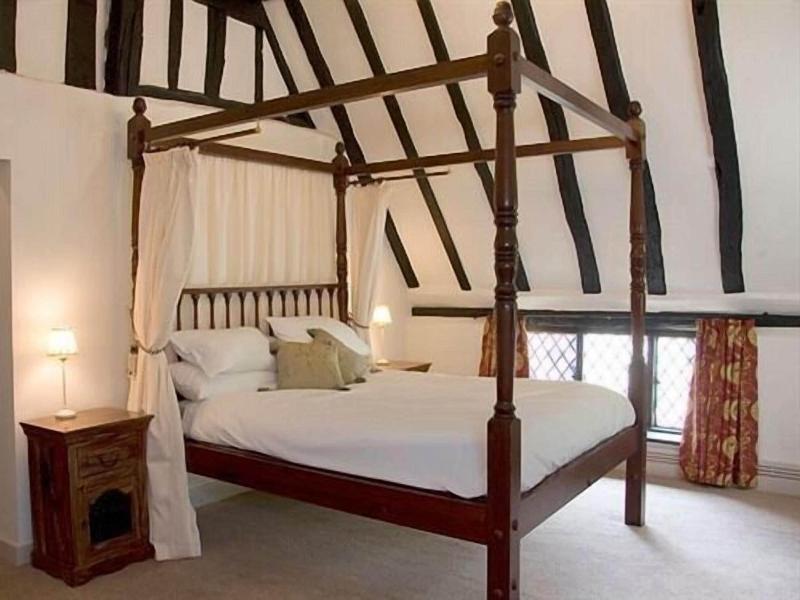 The Brocket Arms image