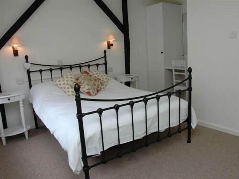 The Brocket Arms image