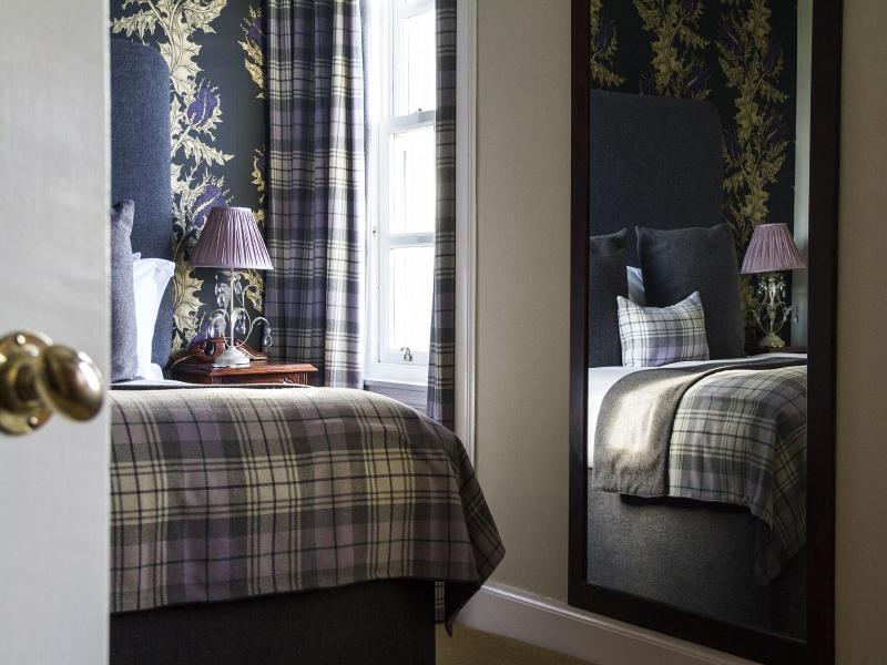Glenegedale House image